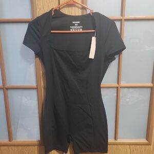 Vilanva Black Short Sleeve Body Suit Xs Nwt